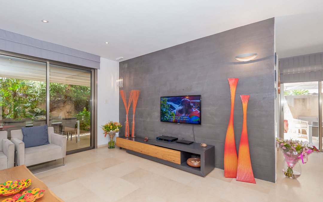 עיצוב מודרני מינימליסטי לקוטג’ בן שבעה חדרים